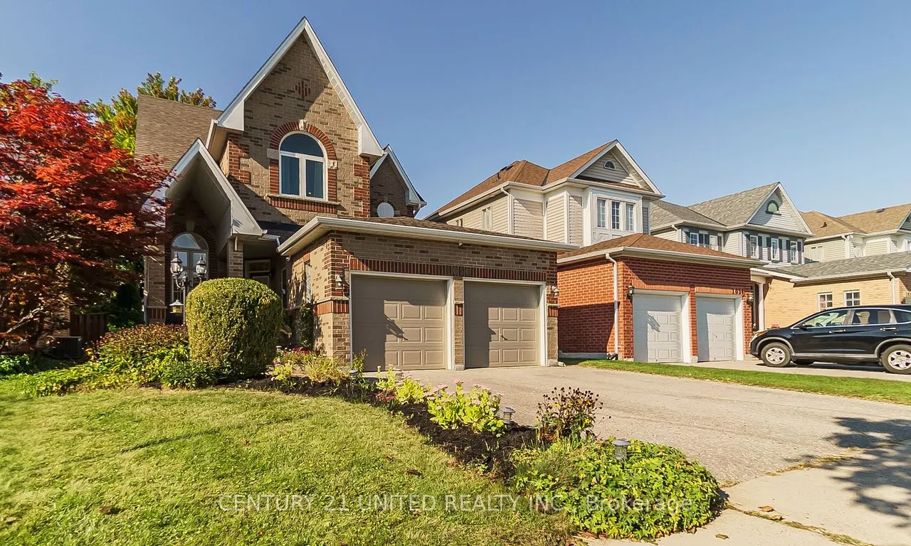 1050 Beatrice St, Oshawa, ON L1K 2K5