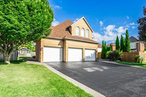 98 Wetherburn Dr, Whitby, ON L1P 1N5
