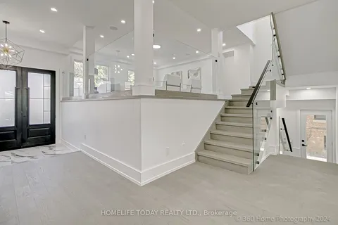 34 North Woodrow Blvd, Toronto, ON M1K 1W3