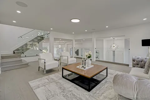 34 North Woodrow Blvd, Toronto, ON M1K 1W3