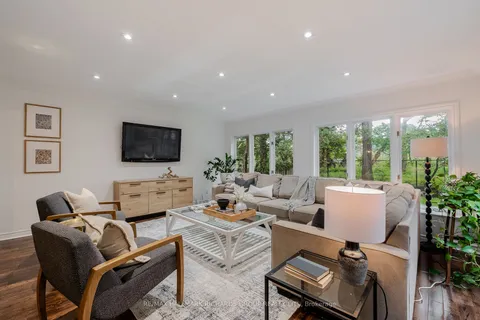 19 Lynndale Rd, Toronto, ON M1N 1B9