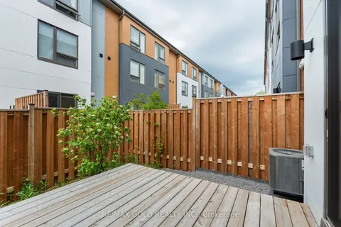 1713 Pleasure Valley Path, Oshawa, ON L1G 0E3