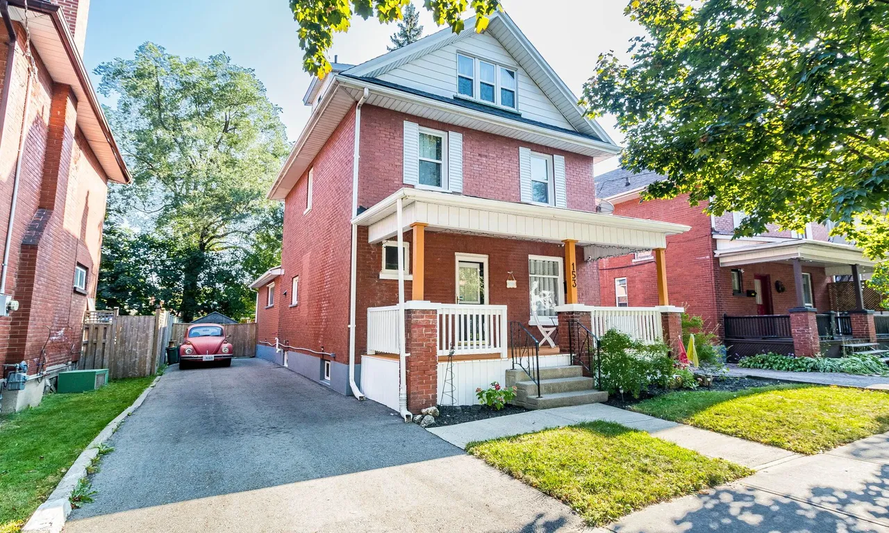 153 Elgin St, Oshawa, ON L1G 1T4