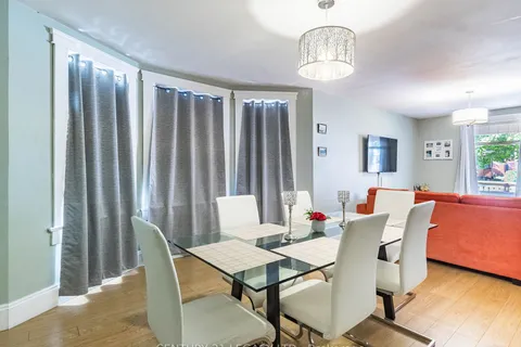 153 Elgin St, Oshawa, ON L1G 1T4