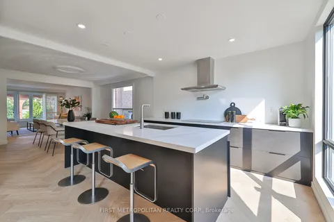 395 Morrish Rd, Toronto, ON M1C 1E9