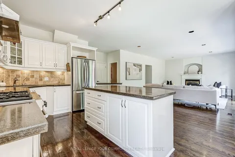5037 Franklin St, Pickering, ON L1Y 1B4