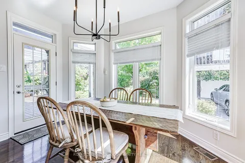 5037 Franklin St, Pickering, ON L1Y 1B4