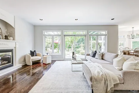 5037 Franklin St, Pickering, ON L1Y 1B4