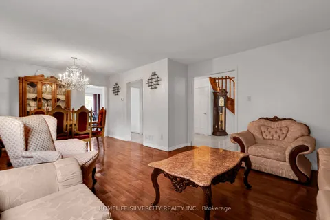 594 Sewells Rd, Toronto, ON M1B 5L7