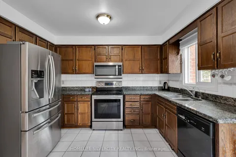 594 Sewells Rd, Toronto, ON M1B 5L7