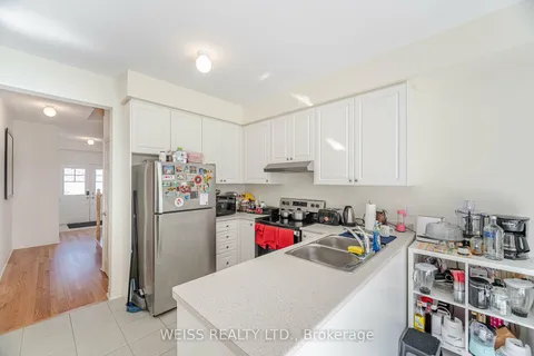 664 Fleetwood Dr, Oshawa, ON L1K 0A2