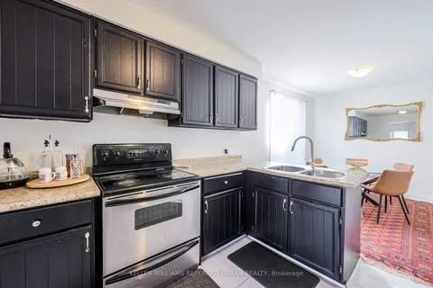 1047 Attersley Dr, Oshawa, ON L1K 1X8