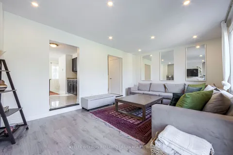 1047 Attersley Dr, Oshawa, ON L1K 1X8