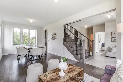 1289 Aquarius Tr, Pickering, ON L1X 0L9