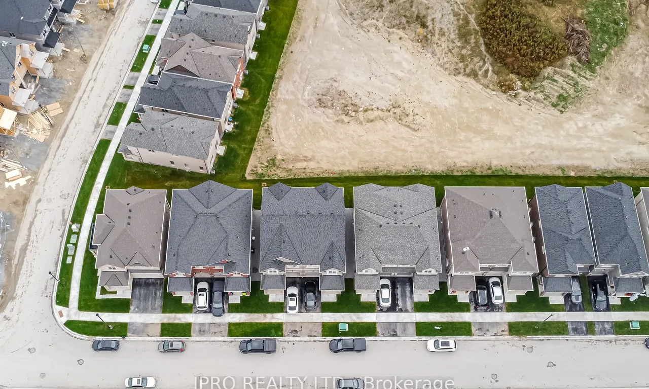 1113 Skyridge Blvd, Pickering, ON L1X 2R2