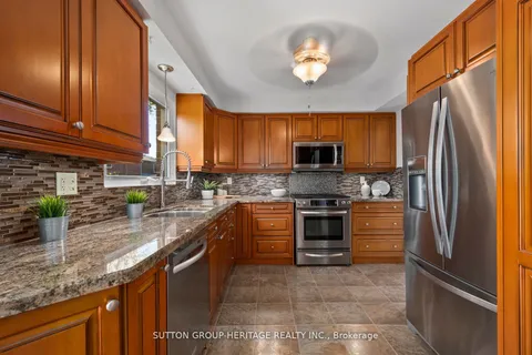 49 Farrow Cres, Ajax, ON L1S 4W7