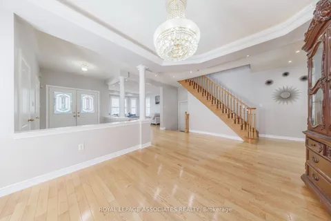 36 Goodhart Cres, Ajax, ON L1T 4H9