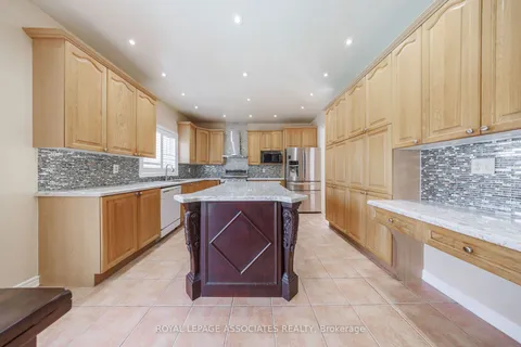36 Goodhart Cres, Ajax, ON L1T 4H9