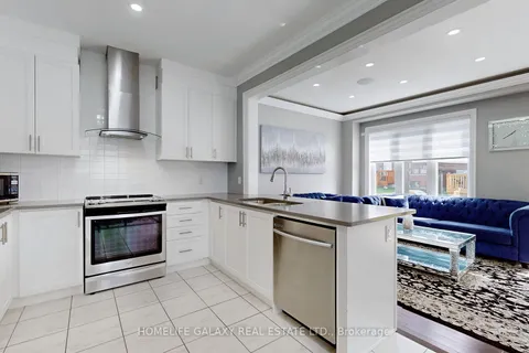 25 Christine Elliott Ave, Whitby, ON L1P 0B8