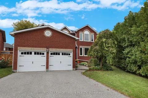 231 Mossbrook Sq, Pickering, ON L1V 6P8