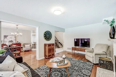 33 Rice Dr, Whitby, ON L1N 7Z2