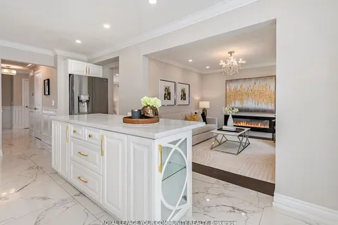 25 Bornholm Dr, Toronto, ON M1C 4P9