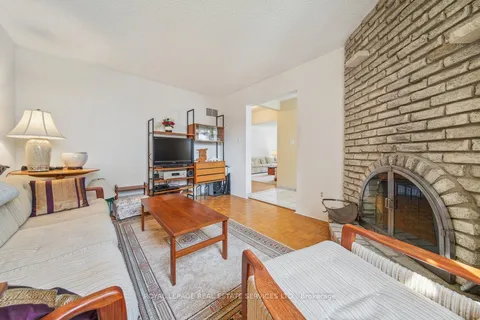 16 Rooksnest Tr, Toronto, ON M1S 3W2