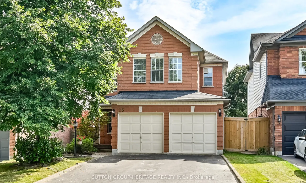 25 Spinning Lane, Whitby, ON L1P 1M8