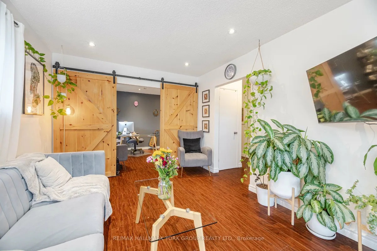 57 Curzon Street, ON M4M 3B3