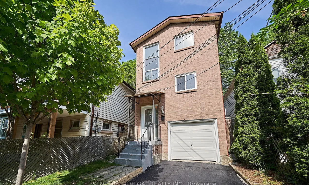 837 Craven Rd, Toronto, ON M4L 2Z6