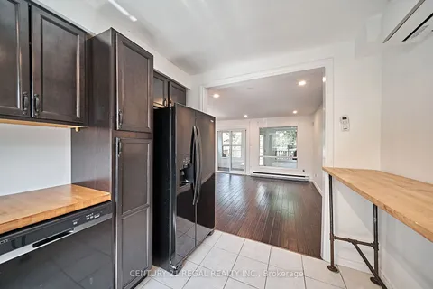 837 Craven Rd, Toronto, ON M4L 2Z6