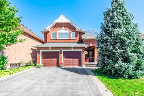 17 Ball Cres, Whitby, ON L1P 1W6