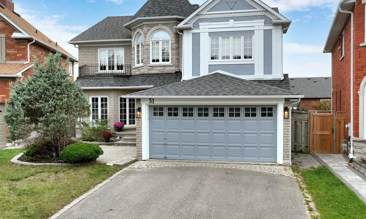 31 Welsh St, Ajax, ON L1T 4A4