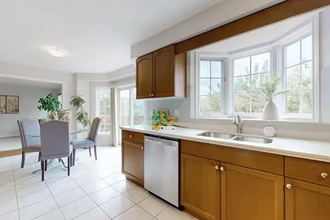 31 Welsh St, Ajax, ON L1T 4A4
