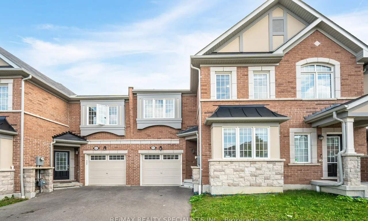 1033 Cameo St, Pickering, ON L1X 0G3