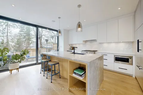 52 Fernwood Park Ave, Toronto, ON M4E 3G1