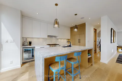 52 Fernwood Park Ave, Toronto, ON M4E 3G1