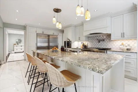 1501 Streamside Crt, Pickering, ON L1W 3Y3