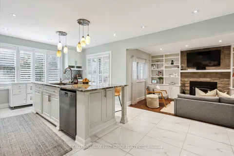 1501 Streamside Crt, Pickering, ON L1W 3Y3