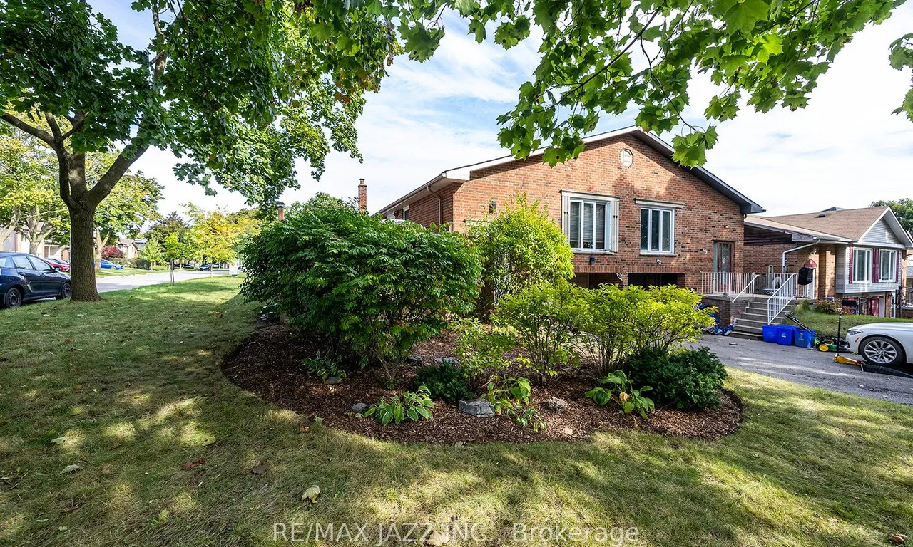47 Muir Cres, Whitby, ON L1P 1B5
