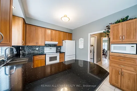 83 South Garden Crt, Scugog, ON L9L 1S3