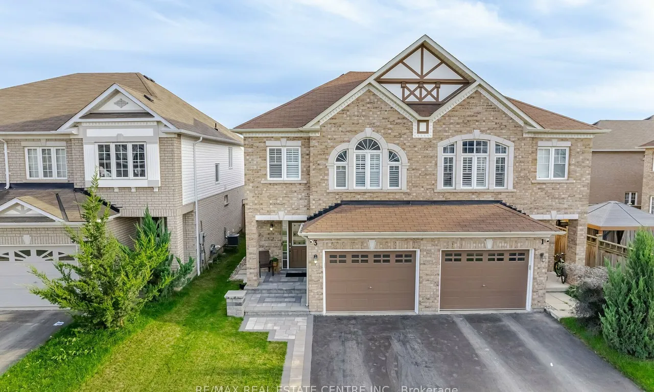 3 Denny St, Ajax, ON L1Z 0S3