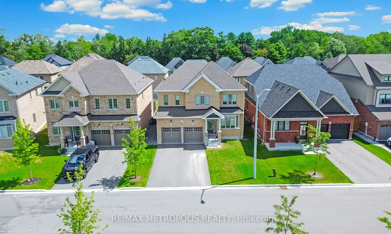 15 Douglas Kemp Cres, Clarington, ON L1C 7E3