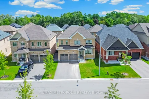 15 Douglas Kemp Cres, Clarington, ON L1C 7E3