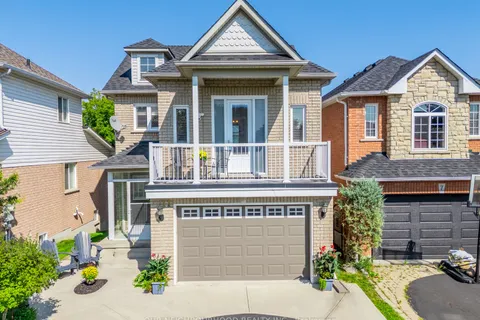 11 Cotton St, Clarington, ON L1C 5H3