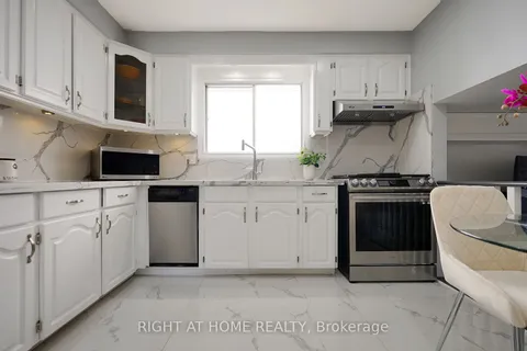 335 Preston Dr, Oshawa, ON L1J 6Y6