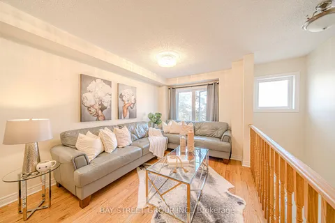 37 De Jong St, Toronto, ON M1P 0C1