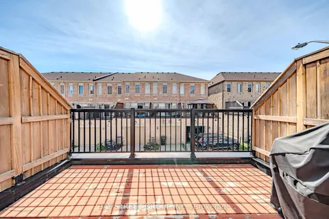 37 De Jong St, Toronto, ON M1P 0C1