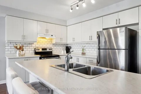 79 Far North Crt, Oshawa, ON L1L 0J5