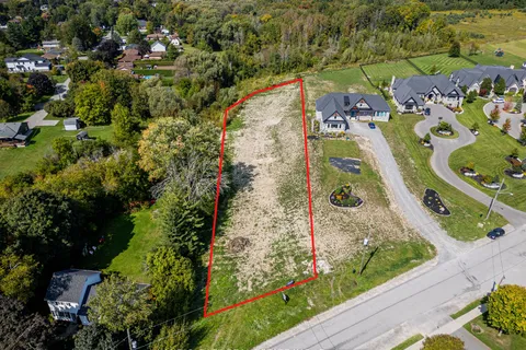 32 Ormiston St, Clarington, ON L0B 1J0